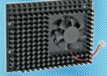 HXB100 chip cooler simultaneously cools several components